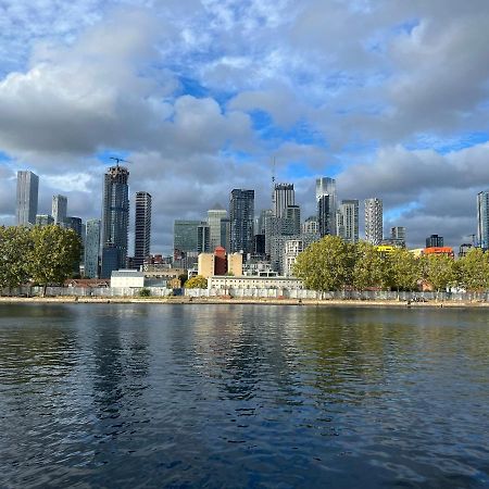 Canary Wharf Haven - Spacious & Homely Entire 1 Bedroom Flat Londen Buitenkant foto