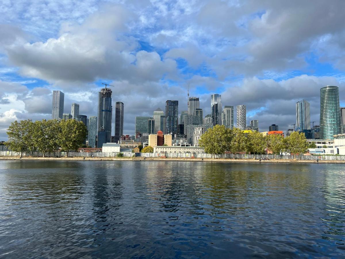Canary Wharf Haven - Spacious & Homely Entire 1 Bedroom Flat Londen Buitenkant foto