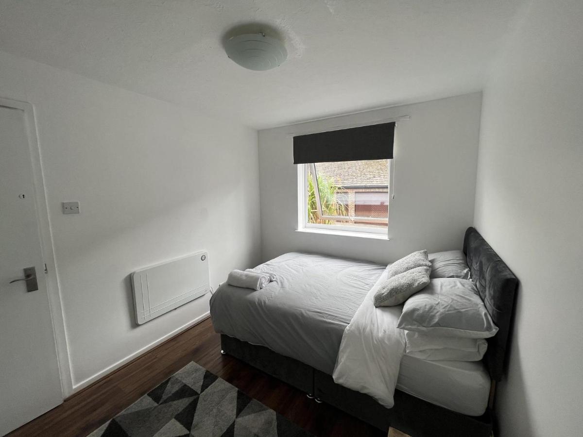 Canary Wharf Haven - Spacious & Homely Entire 1 Bedroom Flat Londen Buitenkant foto